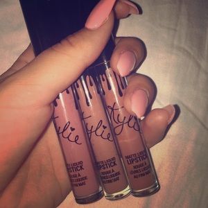 KYLIE LIPSTICK BUNDLE!